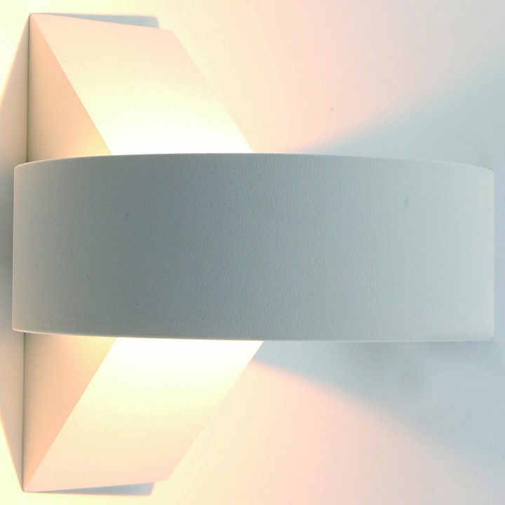 Фото 1 Накладной светильник - A1705AP-1WH - Arte Lamp Фото 1 Накладной светильник A1705AP-1WH в стиле техно